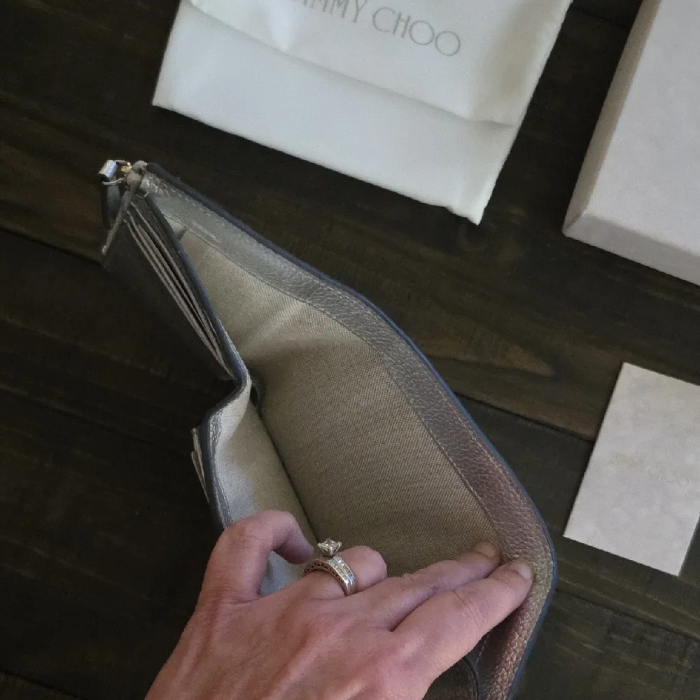 Jimmy Choo Silver Embossed Trifold Wallet Silver All Inclusive - Picture 5 of 6